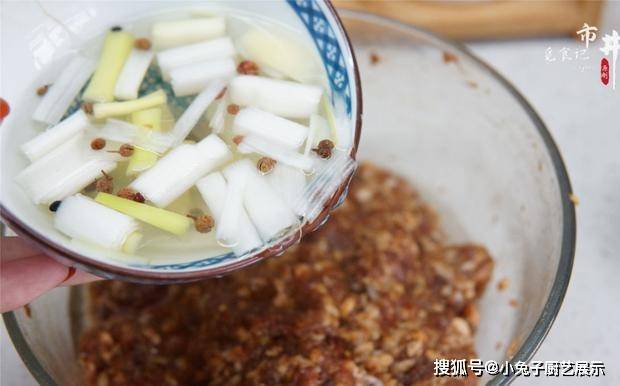 老辈人盘饺子馅的窍门，这样盘饺子饱满多汁，吃起来饱满多汁