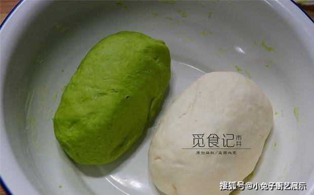 包饺子用筷子夹起来，简单实用，小孩子们抢着吃