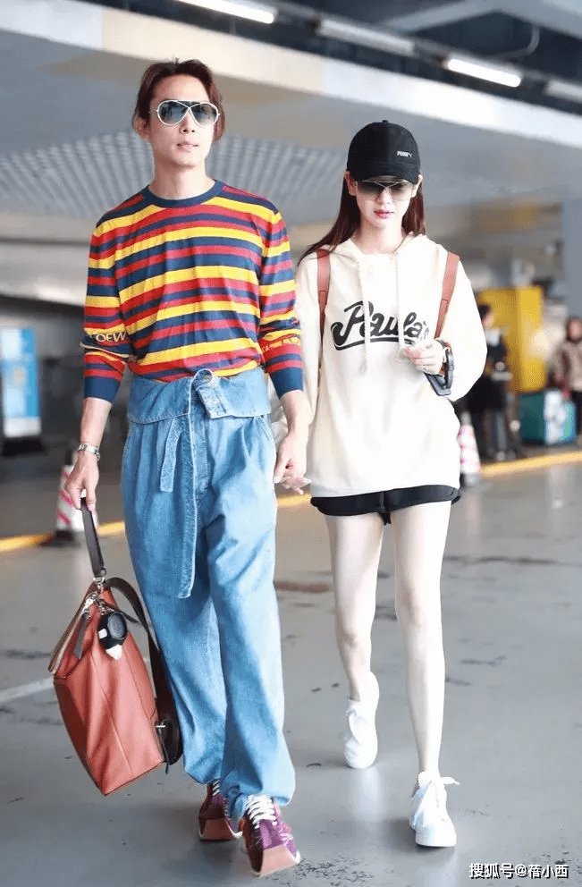 戚薇和李承铉的穿衣风格有什么区别？