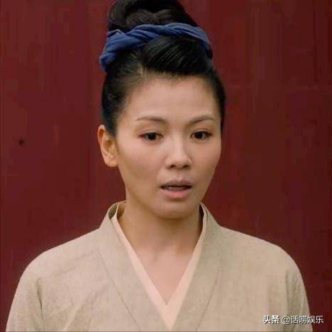 44岁袁泉离开滤镜真实演绎，打了多少“丫头教”女演员的脸