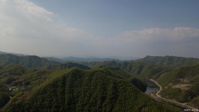 独立西岳奇峰，美极，好似一个朦胧的梦