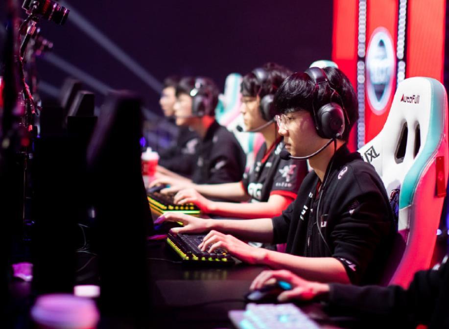 lpl春季赛：edg2-0击败ra拿下本赛季第10场胜利