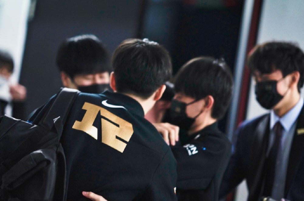 rng、lgd交锋第一局轻松横扫lgd，粉丝：mvp是我自己