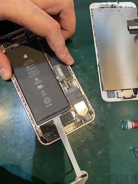 手机厂商放弃可拆式电池的三大理由
