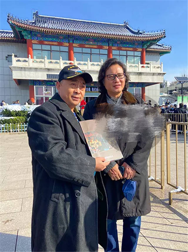 歌唱家李光羲告别仪式在京举行，李双江夫妇、主持人朱迅到场送别