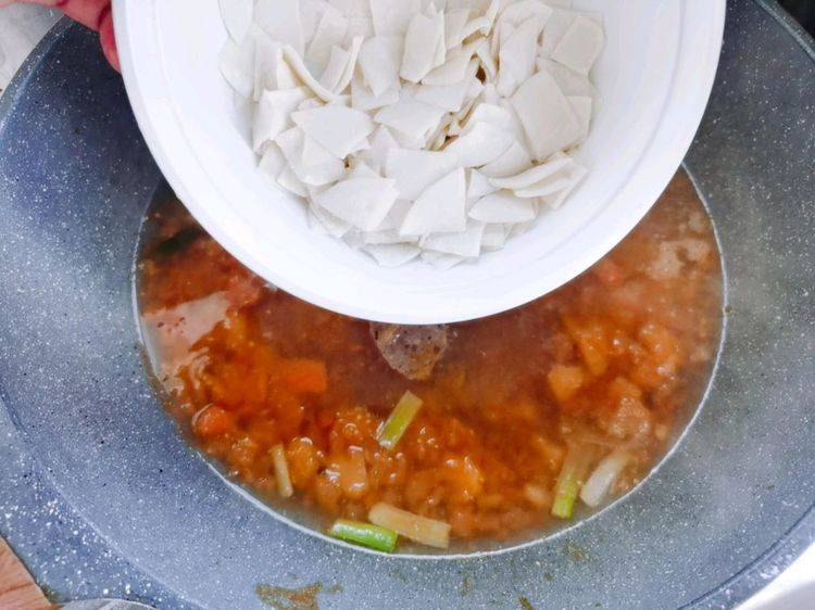 饺子皮这样做，酸酸甜甜、满足味蕾，开胃又暖胃