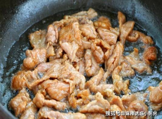 炒肉时，加点“它”，炒出来的肉鲜嫩入味，吃上几口就没胃口