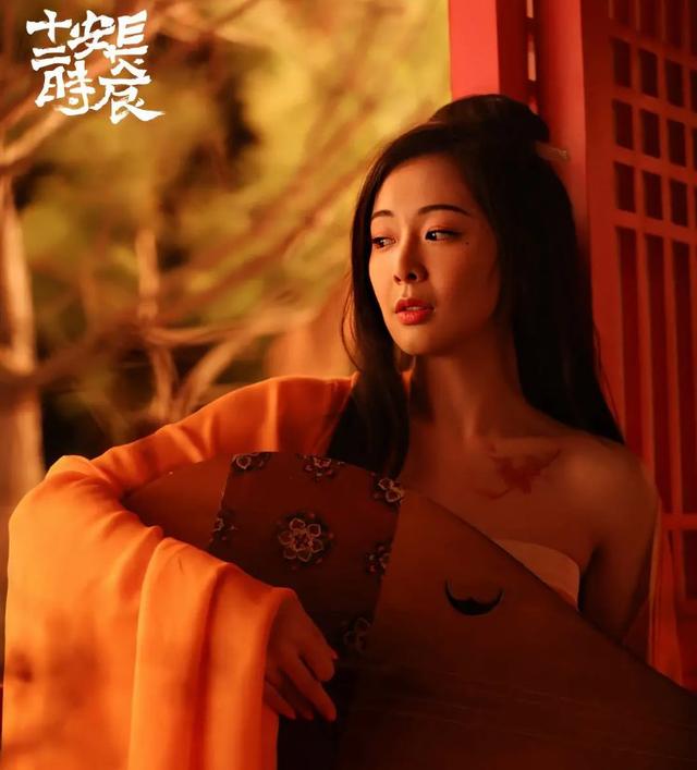 不是长得美就能演“花魁”，张敏美艳高冷，杨颖却像在凑热闹！