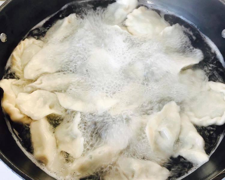 这馅的饺子，10个人9个人没吃过，饺子店买不到，我经常吃