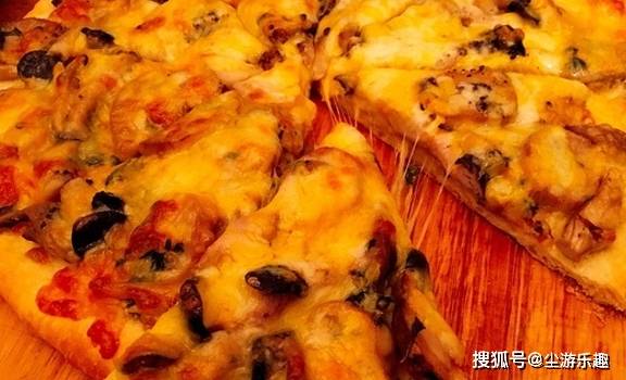 意大利青酱蕈菇披萨饼皮食谱：青酱蕈菇披萨饼皮