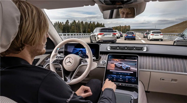 梅赛德斯-奔驰宣布当配备drivepilot系统