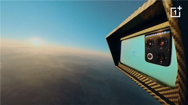 一加10pro宣传片曝光：万米高空下的震撼画面