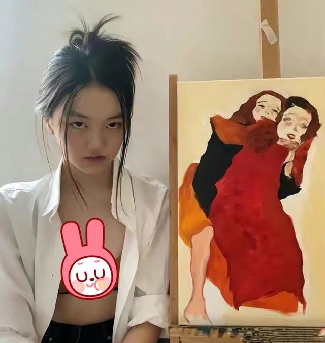 李嫣为王菲画油画，母女两人紧紧相拥，甜蜜互动似传达思念之情