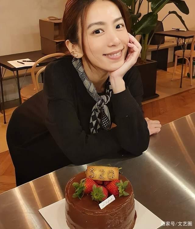 Selina晒合照为田馥甄庆生，希望各种美好能围绕她