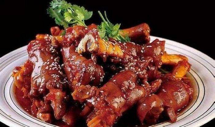 新疆羊蹄上没有什么肉，为什么大家还爱吃？