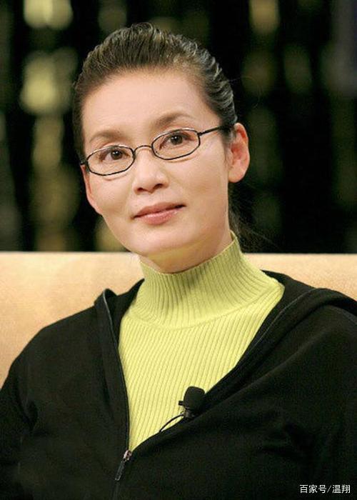 获得过金鸡奖最多的女演员是潘虹，章子怡刘烨曾同届获得过该奖