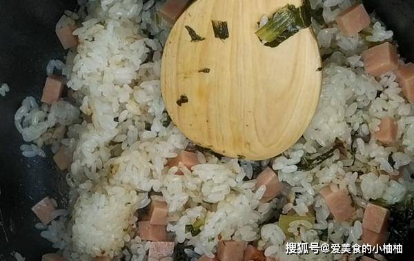 农村菜饭的美味程度比今天这道美味高出一个层次，儿时的味道