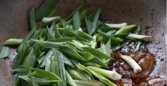 这食物比炒肉更美味，比炒肉更美味，你吃得越多