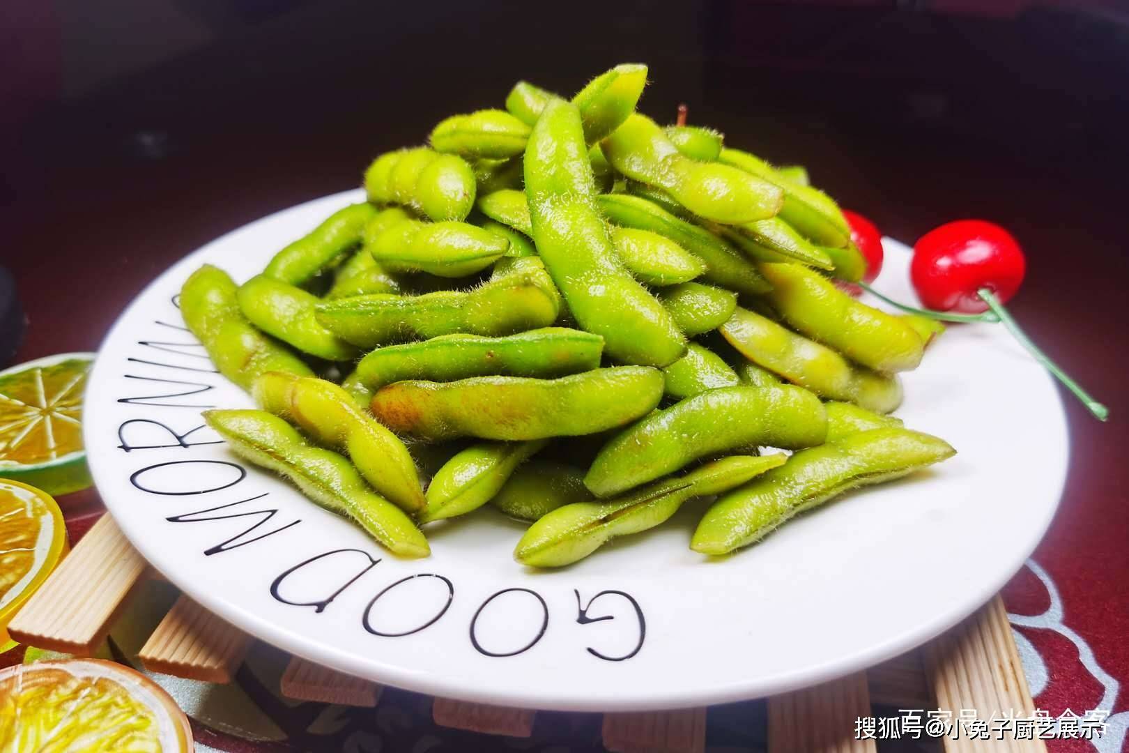 煮毛豆忌讳毛豆发黄，牢记1点，毛豆翠绿不发黄，简单实用