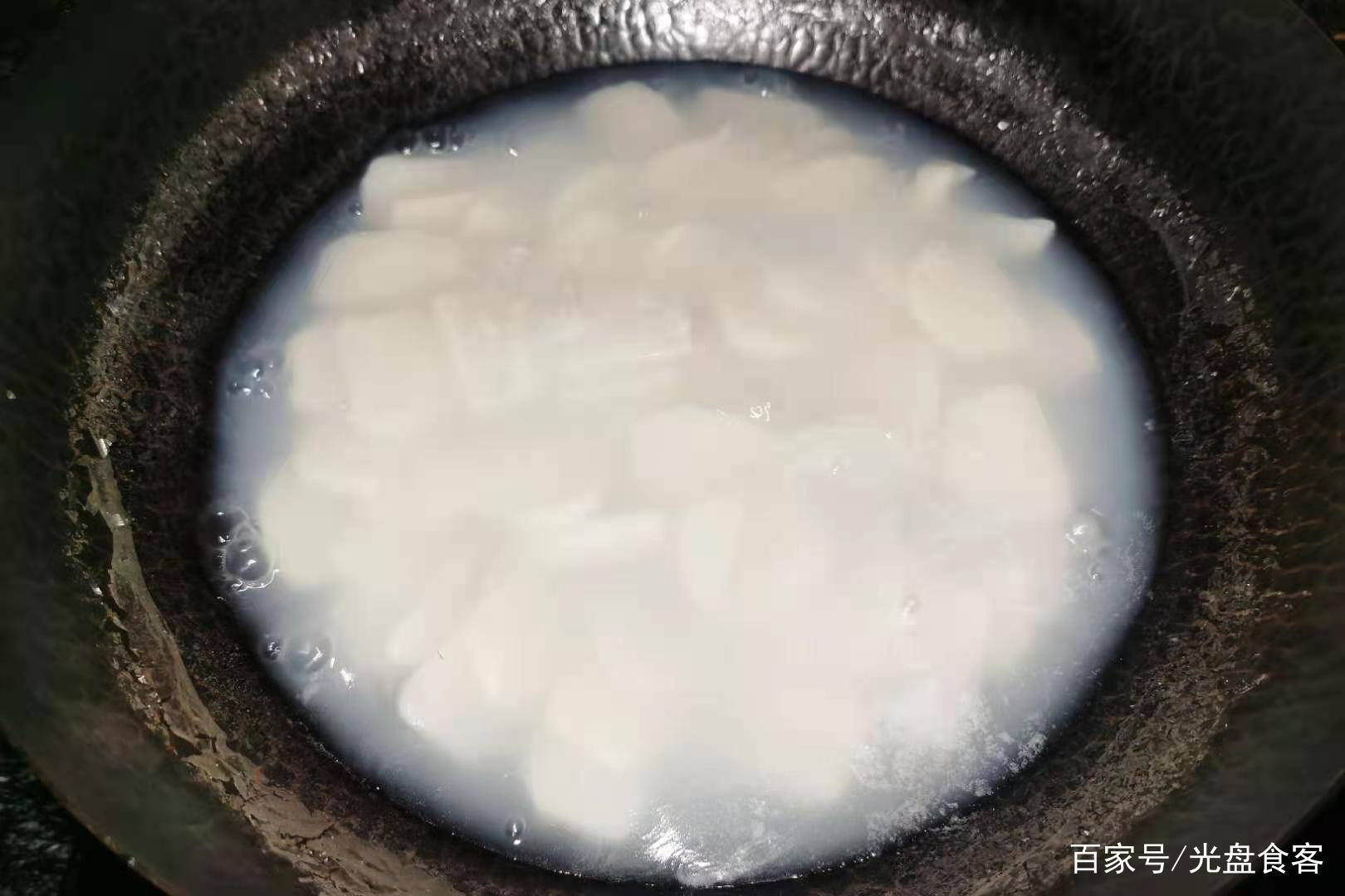 家常版蚝油炒年糕，软糯鲜美，搭配菜料特足，上桌家人赞不绝口