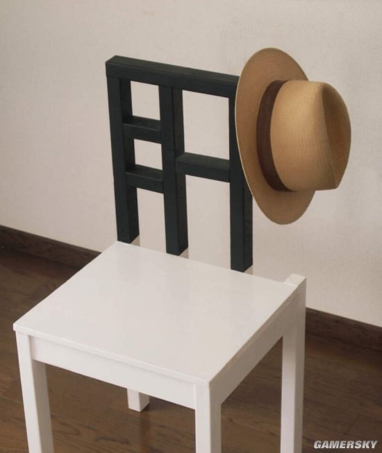 日本设计师发明“肝形椅子”
