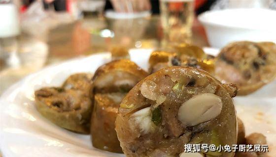 清明节吃饭，前台不让多点菜，说后厨忙不过来