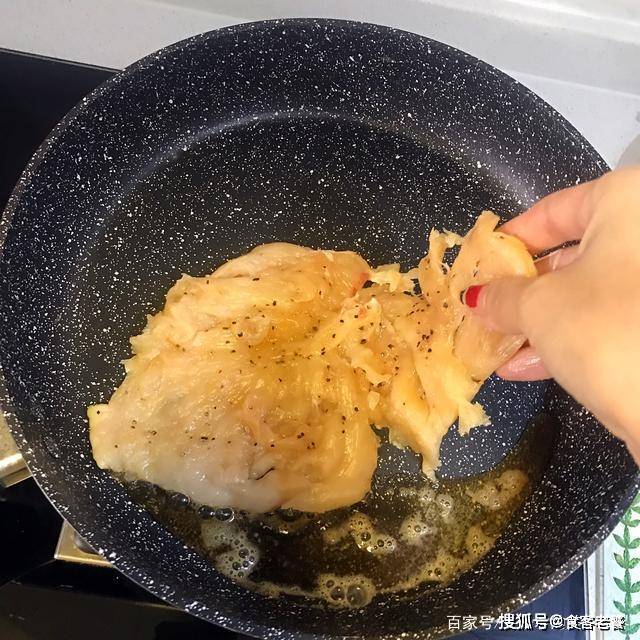 鸡胸肉这样做，营养丰富又美味，还能减肥