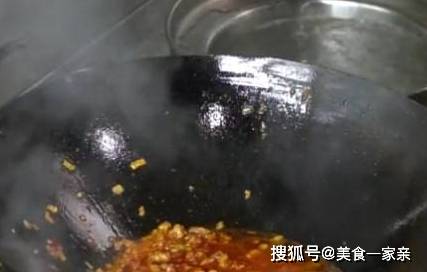 粉丝全吃完了还要把肉末拌饭吃，口感与味道都是绝佳