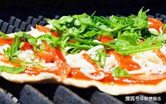 夏季素食披萨，全麦面包新鲜，快速，令人难以置信的健康！