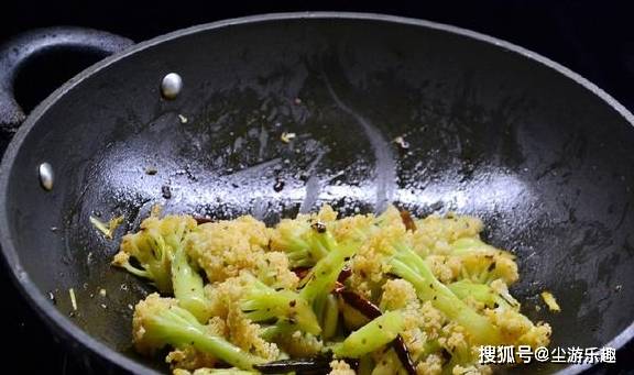 吃了几十年的花菜，原来这个做法最下饭