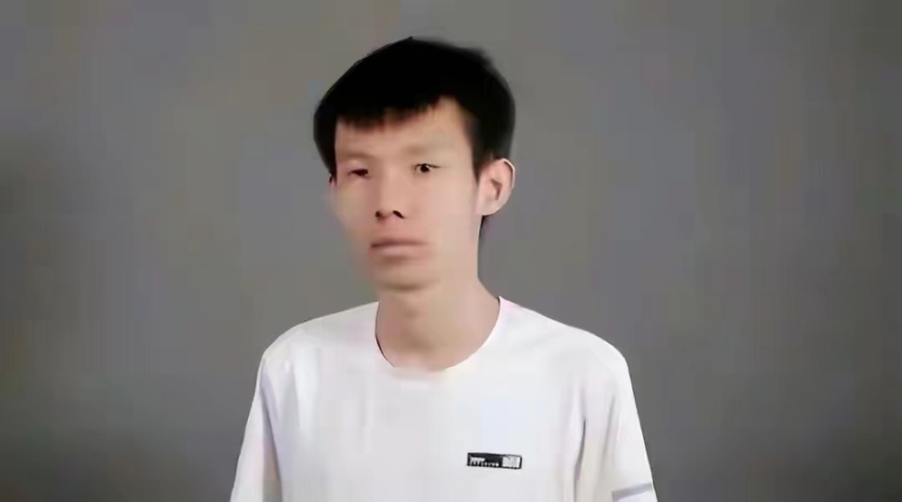 |“大表哥”张嘉文被粉丝弹幕破防，网友：劳资脾气上来了