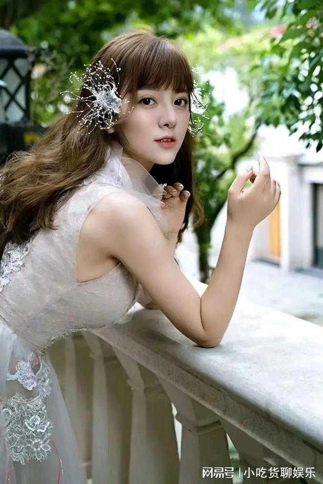 华语乐坛最清纯的女歌手，出道这么多年，没有花边新闻！