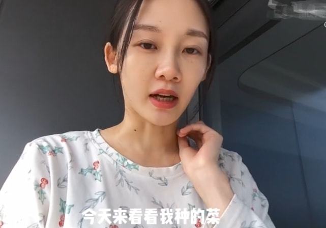 苗苗隔离期带女儿种菜，酸奶帮放种子好乖巧，无奈与郑恺分隔两地