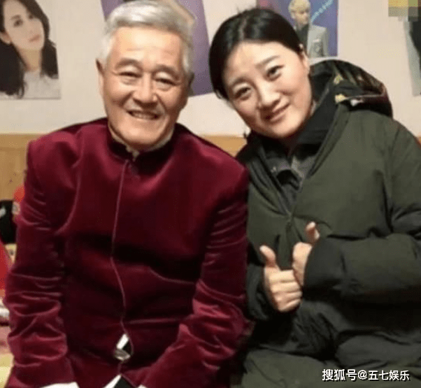 王小利妻子直播炮轰赵本山一事引发网友热议