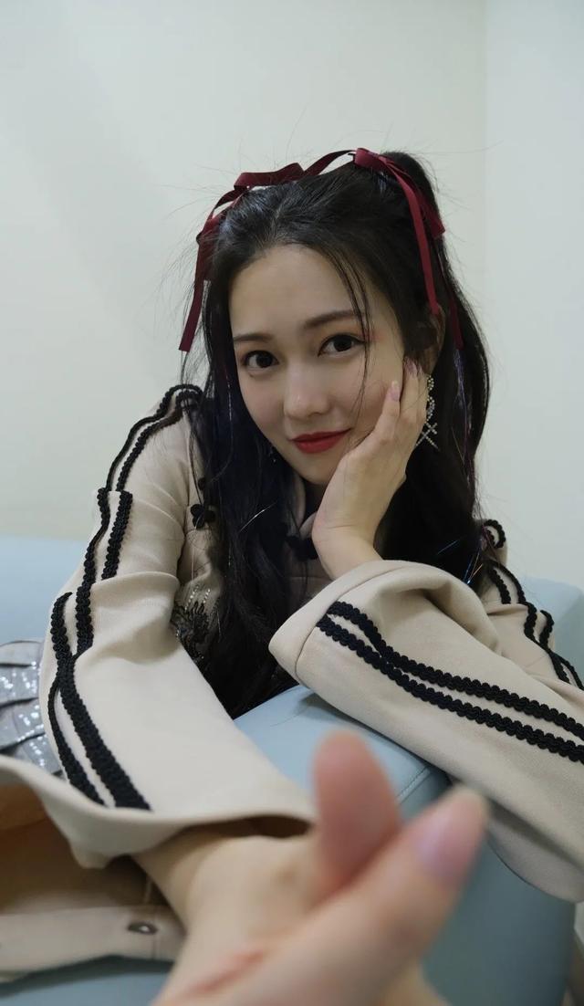 陆婷玉，甜美可人的气质型美女