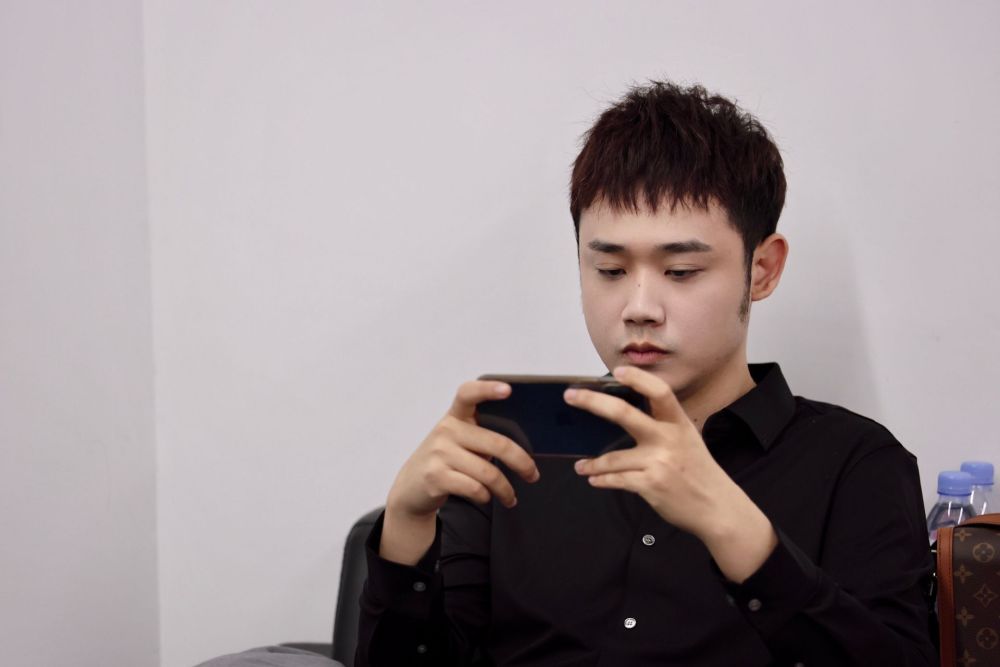 |ag初晨被俱乐部挂牌甩卖，不是因为他是刷子野