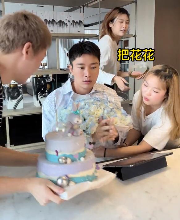 贾乃亮晒工作人员庆生视频，疑似回应蛋糕传闻，蛋糕反复使用