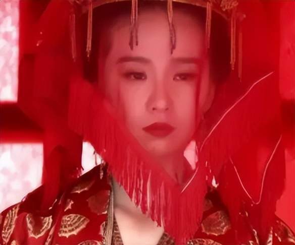 盘点娱乐圈“凤冠霞帔”最美10位女星，敢问哪位佳人能拿捏住你