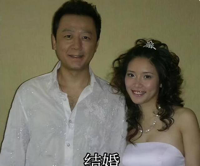 男星郭涛难得和老婆秀恩爱，老婆却变胖了，网友表示不好受