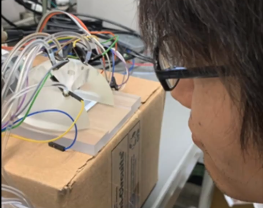 日本中本高道教授开发出“嗅觉显示器”