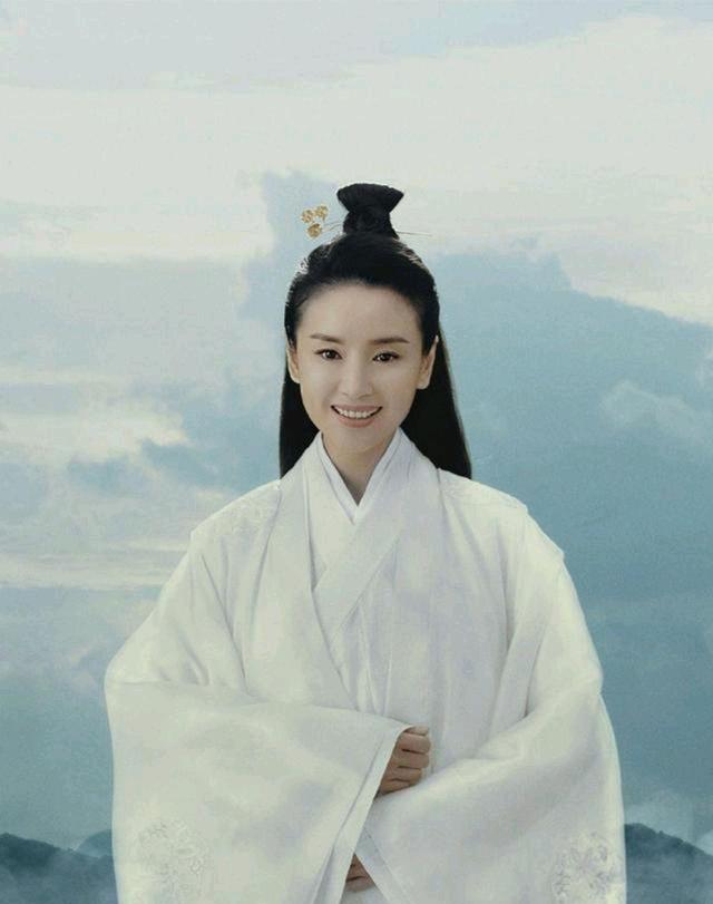 《雪中悍刀行》董洁和张若昀演母子，白衣飘飘仙气十足，颜值获赞