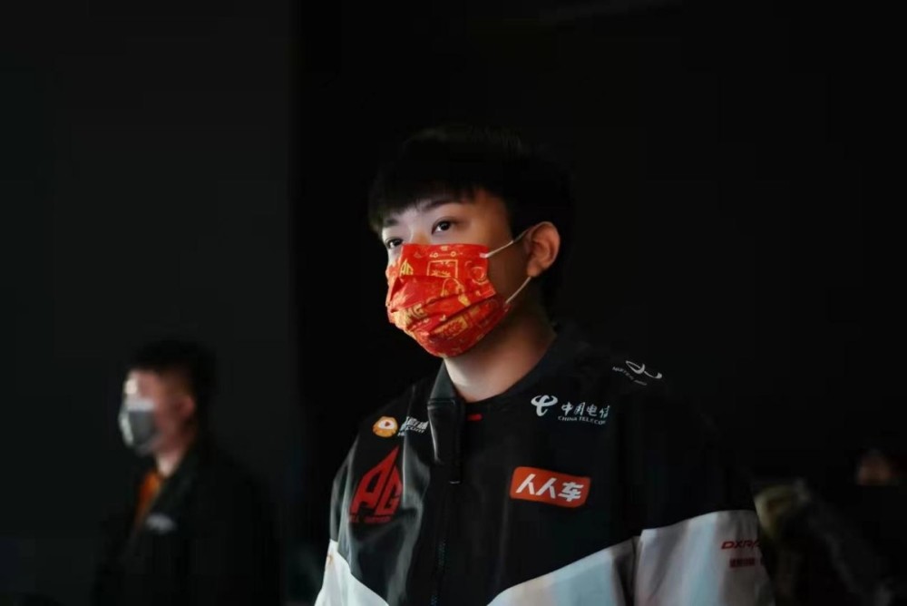 |宠儿MVP皮肤幻神上线在即，高亮粉色戳中猛男少女心，这配色绝