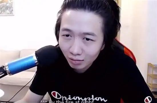 |看到德华的战绩，耀扬却没有出声，娱乐主播水平亦有差距
