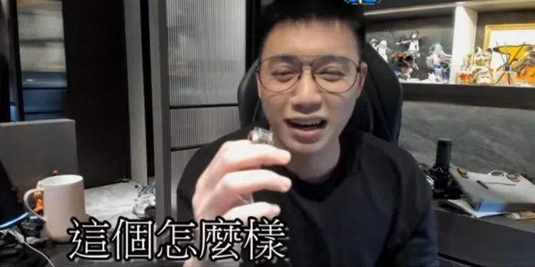 |lol冠军中单toyz和s7冠军中单crown，谁更惨？