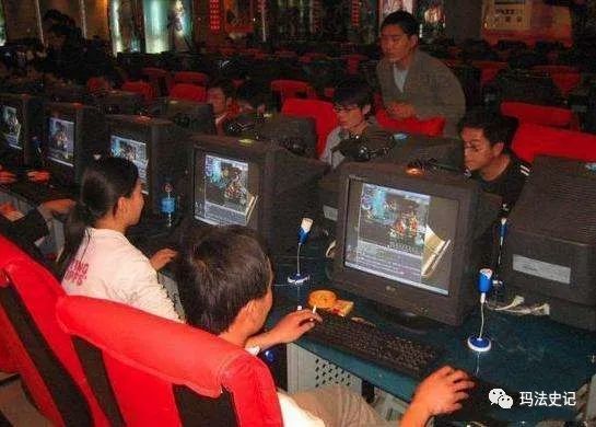 |热血传奇：光头老板的网吧