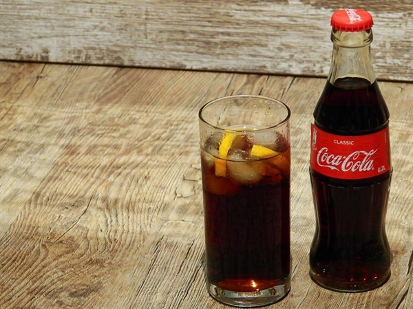 可口可乐英国推出全新瓶盖设计