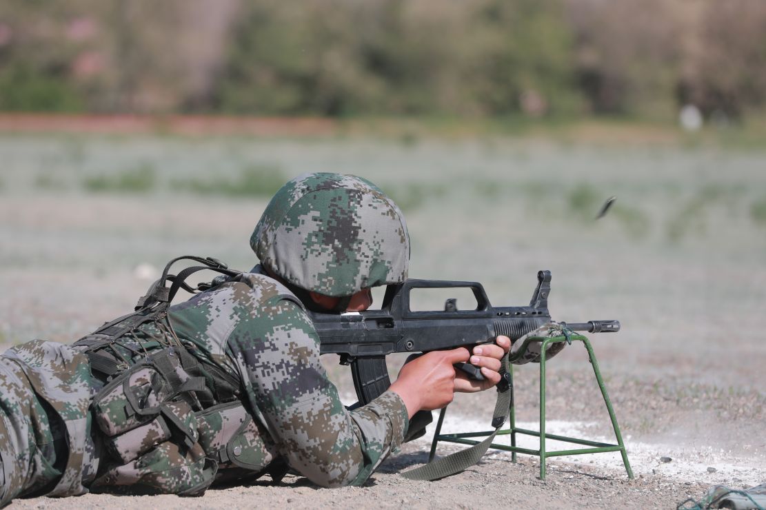 新疆塔城军分区某新兵连新兵首次实弹射击