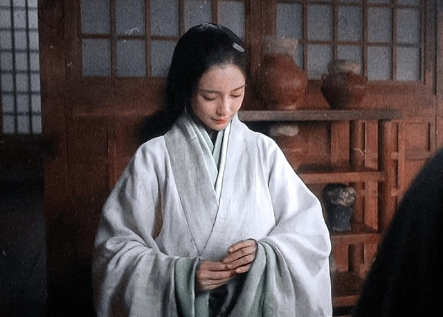 《风起陇西》开播后，白宇跟陈坤合作，杨颖成了女主