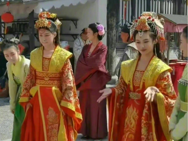 22年前的《上错花轿嫁对郎》被翻拍，黄奕跟小李琳联手出演