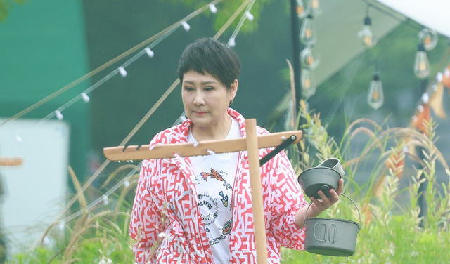 《花儿与少年》时隔5年回归，丁程鑫正面照曝光，颜值逆天